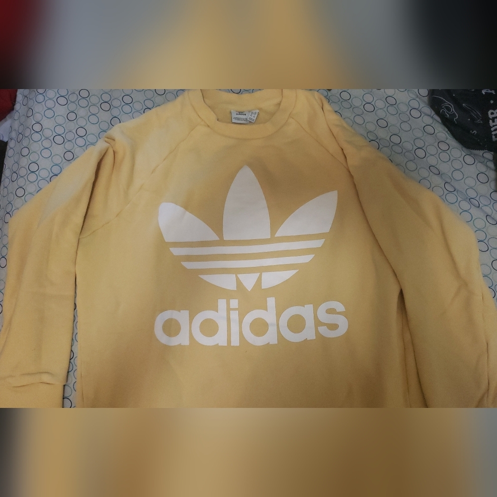 SOLD✨Adidas Crewneck - Yellow